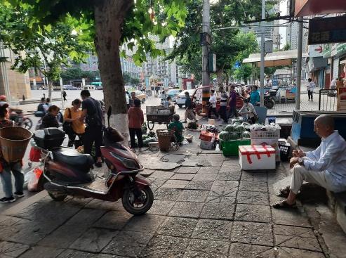 七星区拆除夜市摊点,巴中七星农贸市场摊位