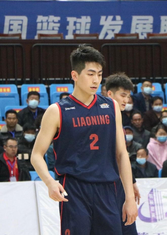 减肥50斤！他为CBA选秀饿到脱相，毅力惊人！中国篮球未来在大学