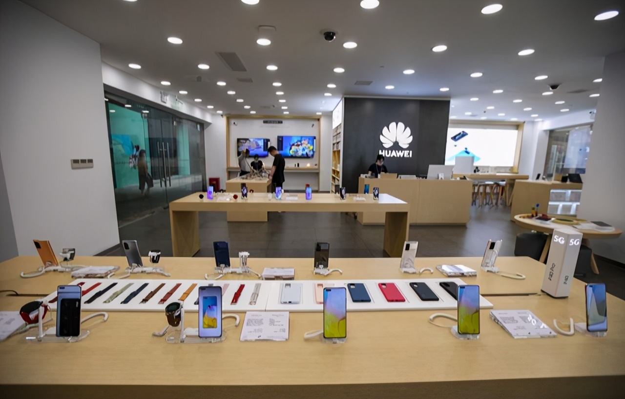 网购手机和实体店手机价格区别,网上手机和实体店手机质量一样吗