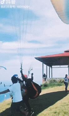 美娜多第一次玩滑翔伞,美娜多滑翔伞在哪里