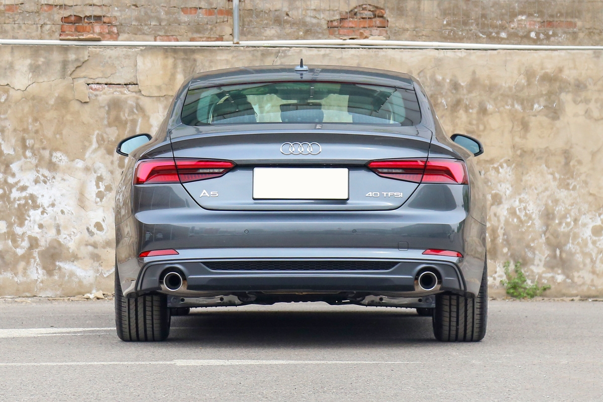 还买什么奔驰宝马奥迪,新款宝马3系上市售29.39万起