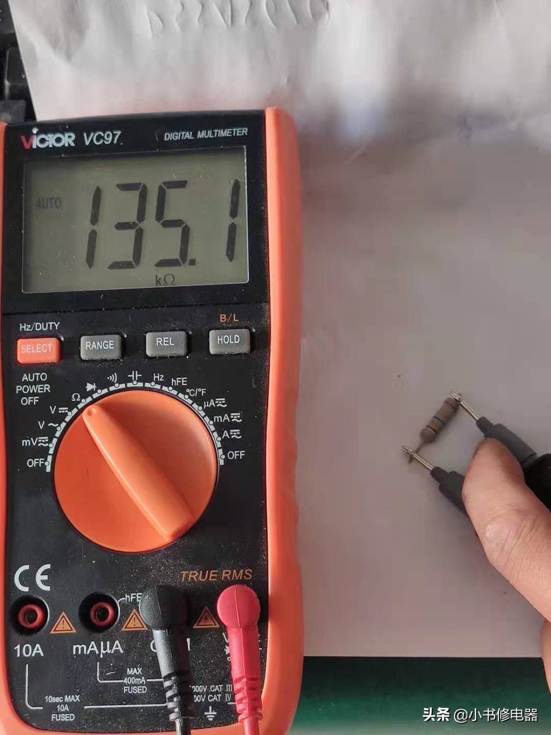 新手怎么学会用万用表,如何使用数字万用表教程