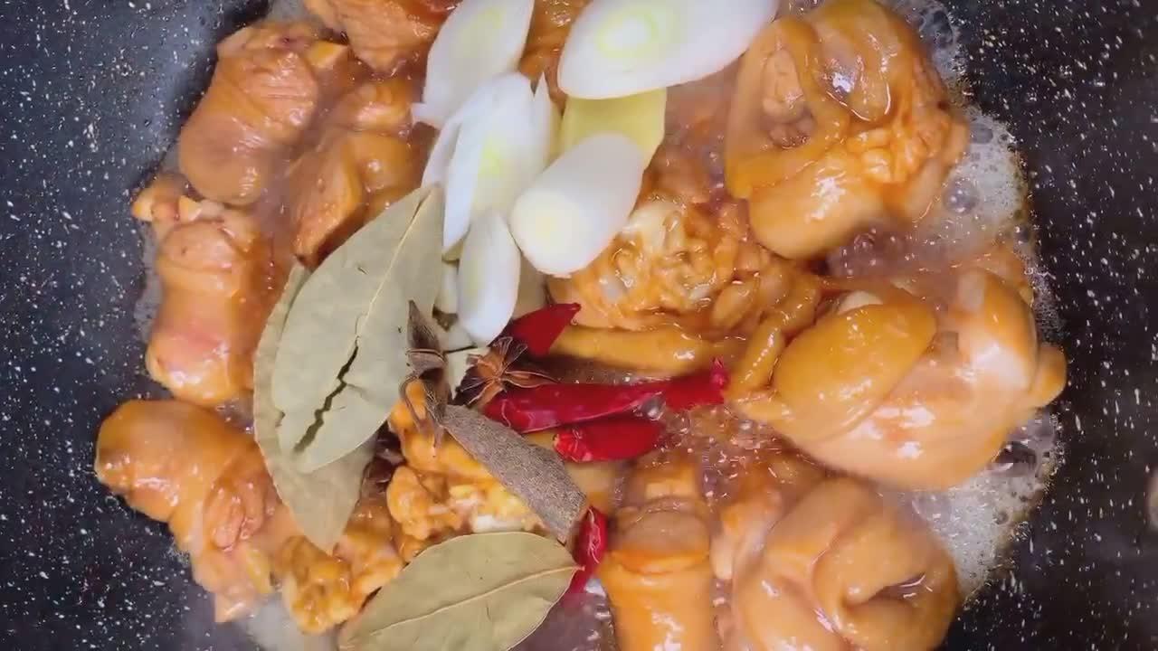 土豆香菇金针炖鸡,如何做出更美味的土豆香菇鸡