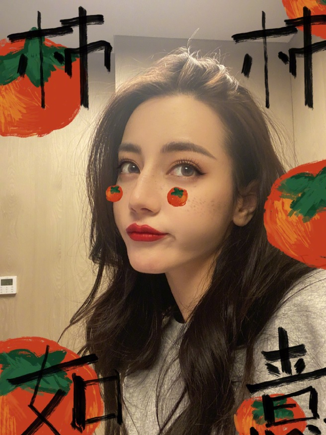 唐嫣晒女儿萌照罗晋评论,罗晋唐嫣互晒童年照