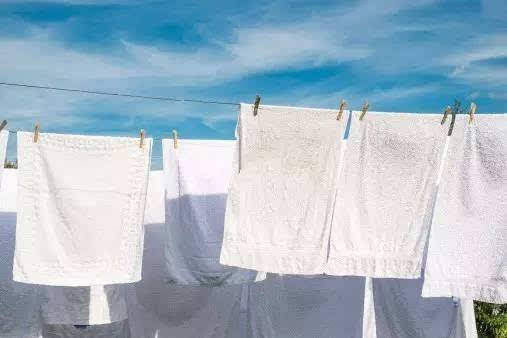 毛巾用一段时间变黄什么原因,生活小窍门毛巾变黄如何去除