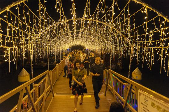 东钱湖旅游景区有多少人游,2018东钱湖旅游区游客数据