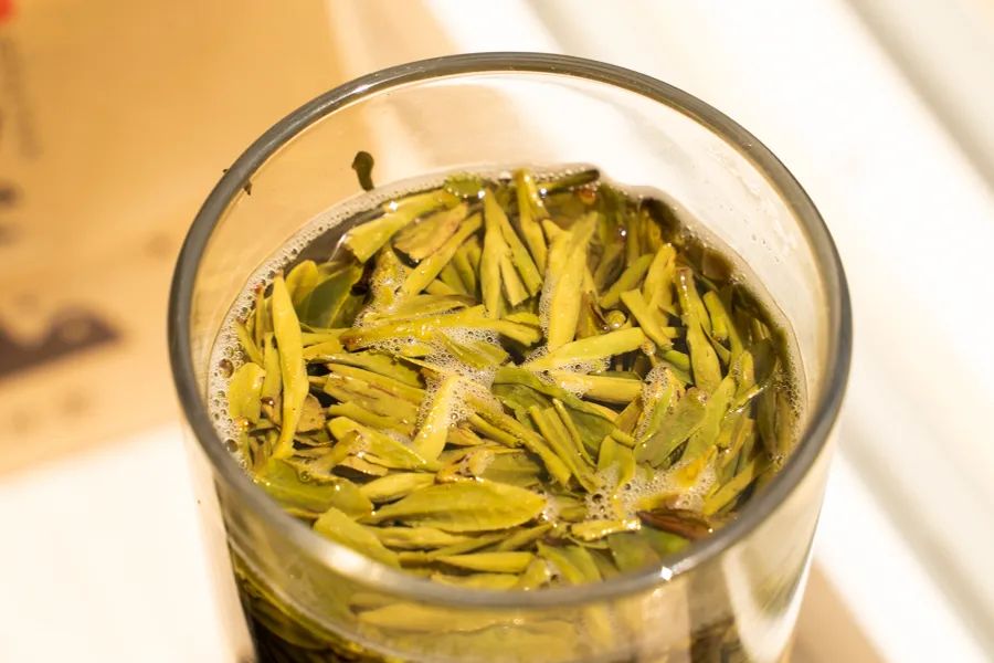 被薇娅直播间榨干零食预算后，写出了这篇测评报告（上）