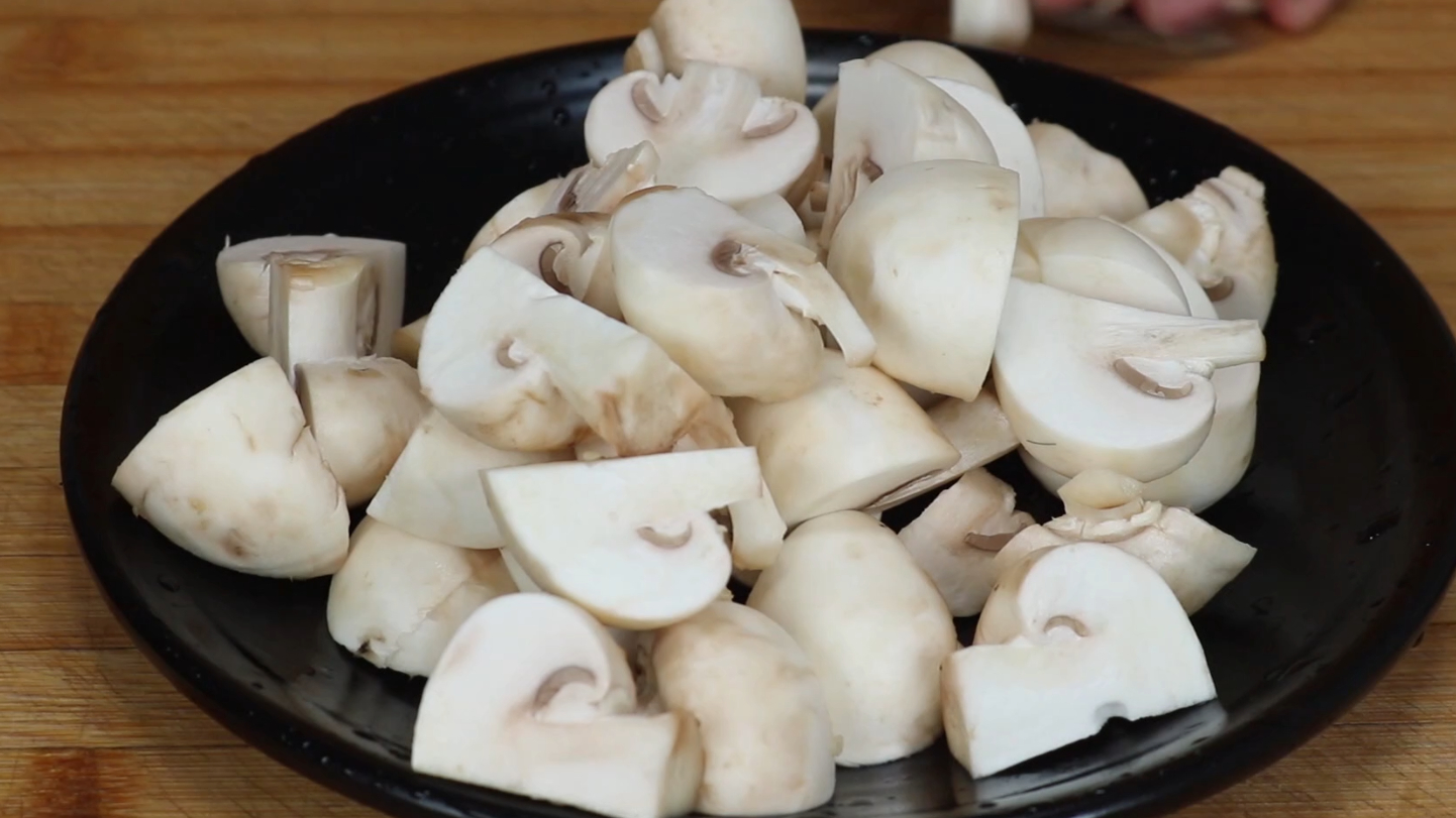 这才是大虾最好吃的做法壳脆肉嫩,大虾这样做不炸不蒸家人抢着吃