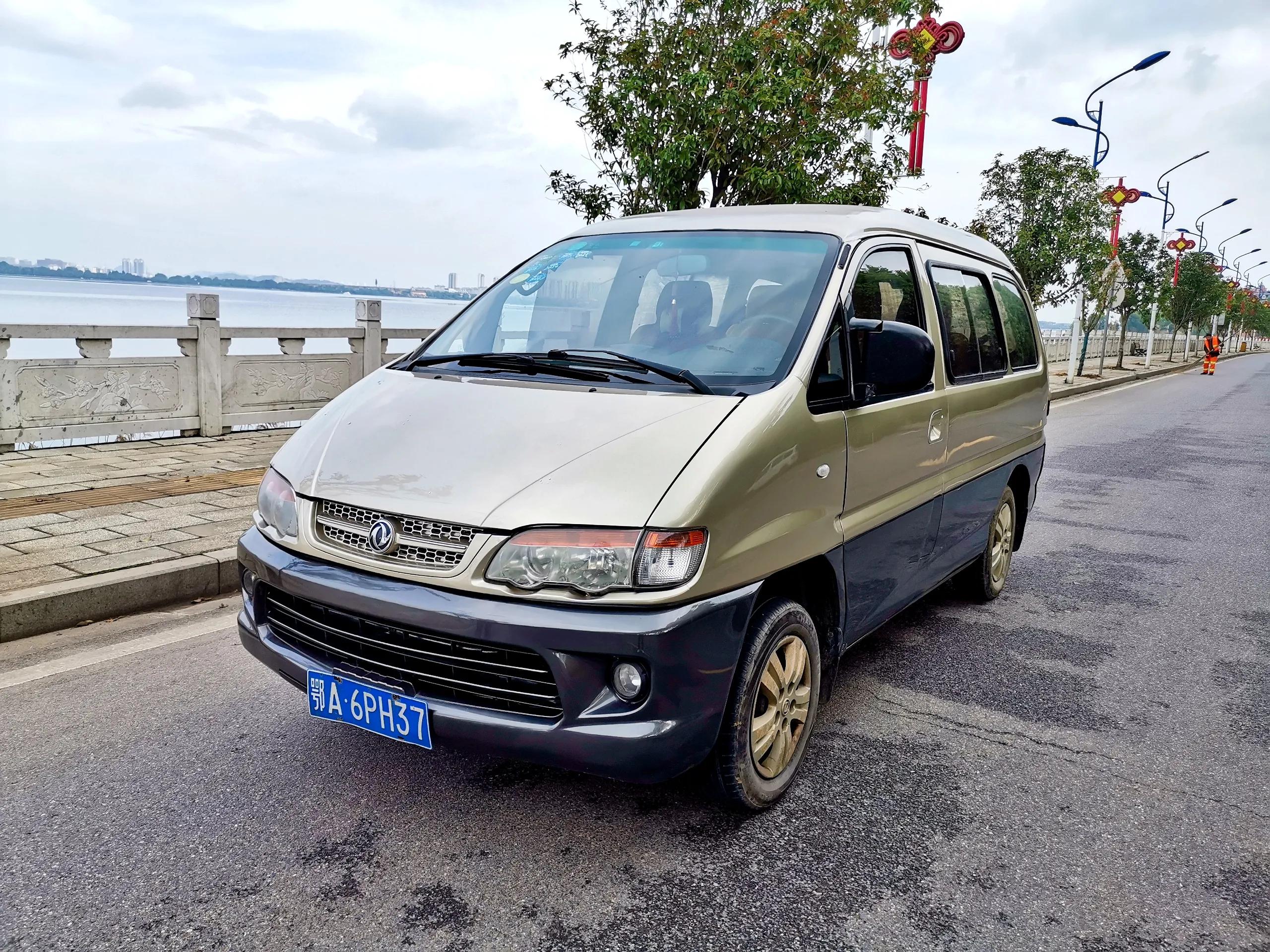 大排量跑山路费油还是小排量费油,大排量车开得慢费油还是快费油