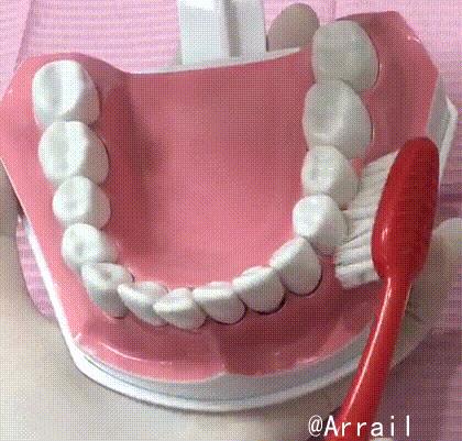 美白牙齿5个小窍门亮白牙齿,牙齿发黄不用愁教你一招美白牙齿