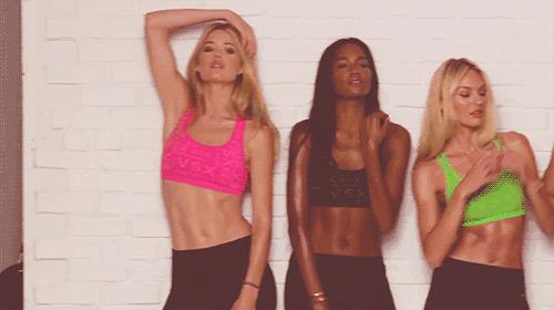 肚子赘肉怎么减掉视频,肚子赘肉怎么减最快变成小蛮腰