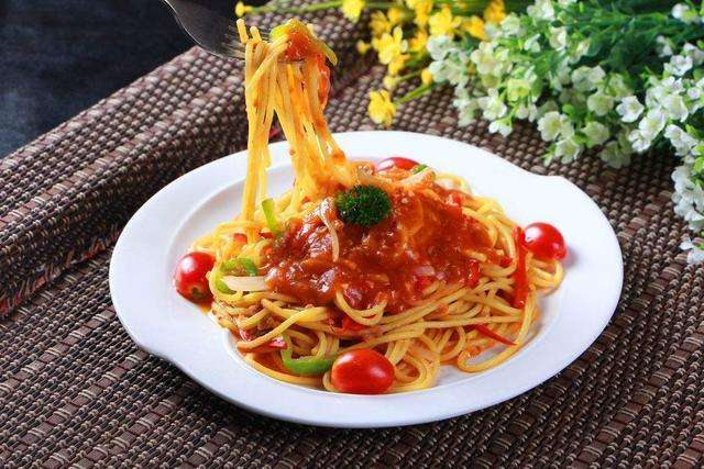 在家做西餐简单做法十人份,教你制作一盘美味的西餐