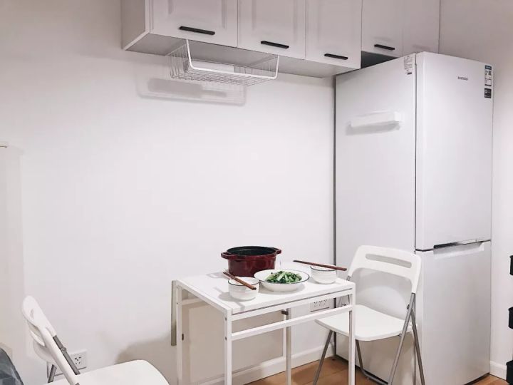 北京200万买5平米的胶囊房,我在北京买了个40多平的房子