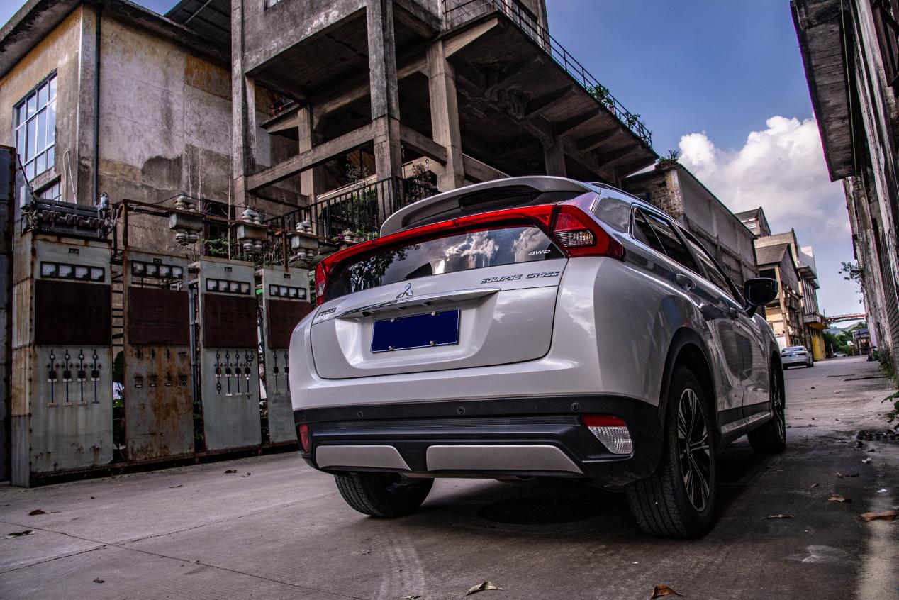 全新日系suv油耗5l左右还配四驱,全系四驱7.5秒破百这台suv不一般