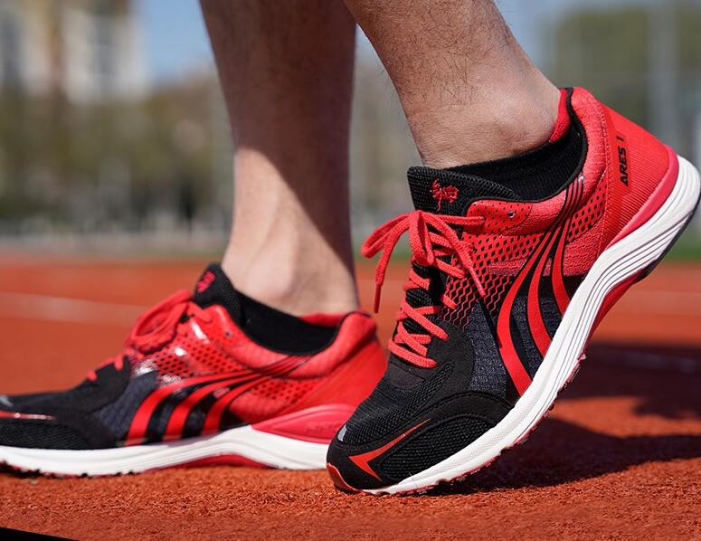 双十一200元内的跑鞋推荐,适合体重偏重500块钱以内的跑鞋