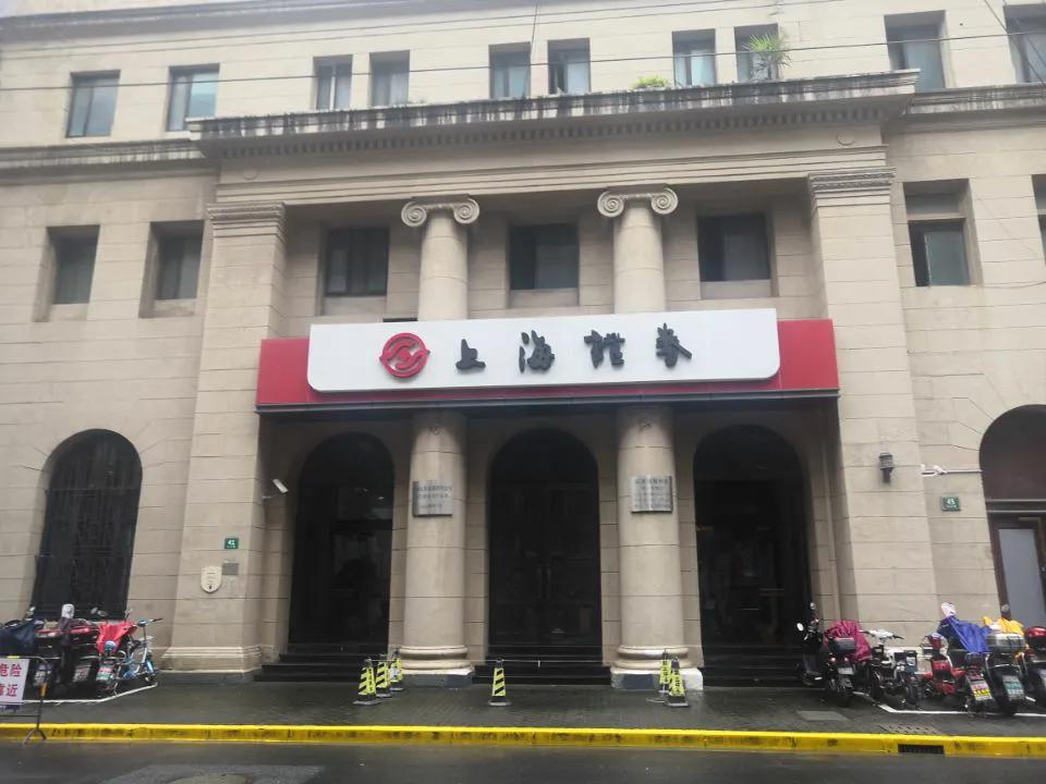 竟然有人说大学生进电子厂打工丢人