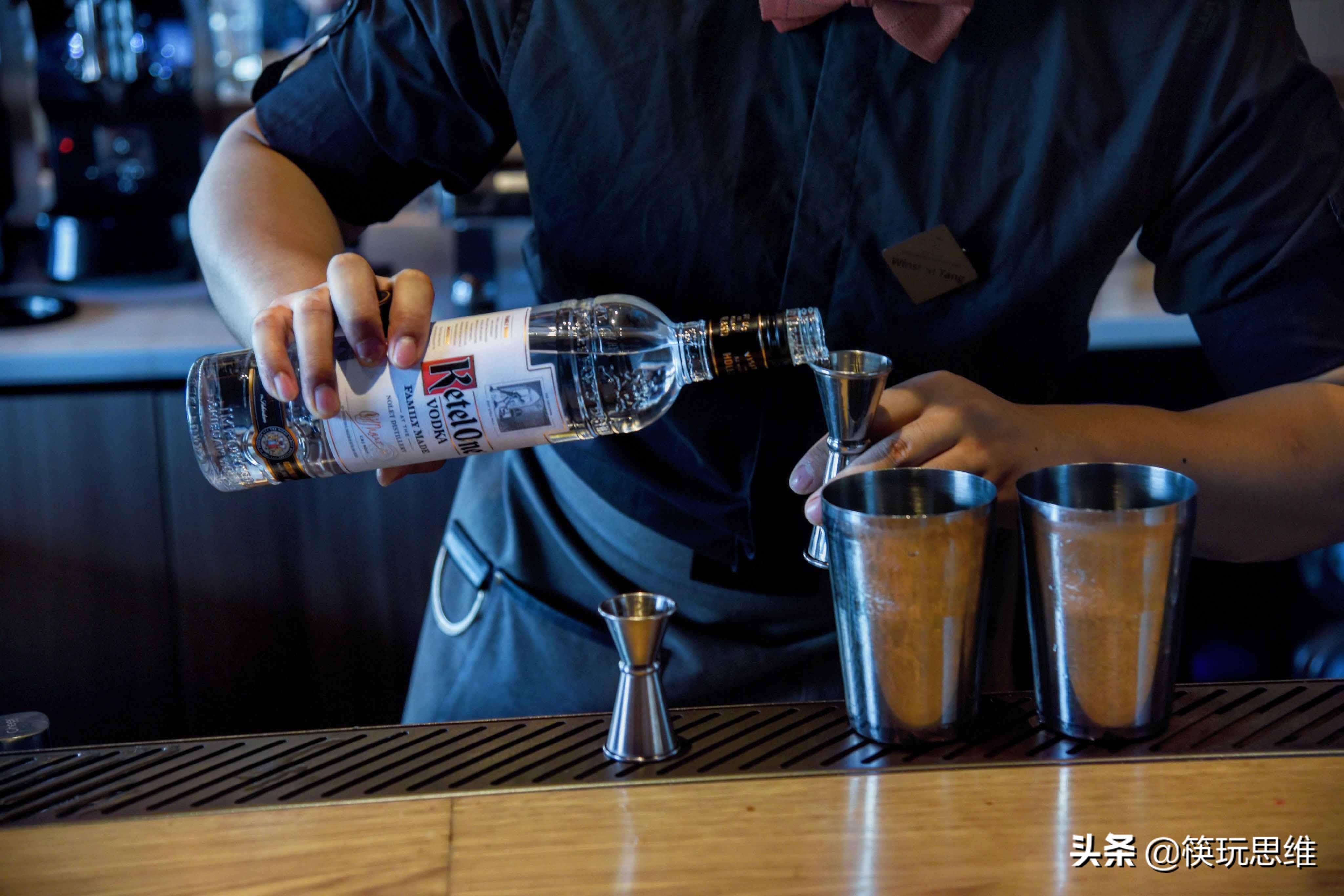 如何经营卖酒行业赚钱,如何在小酒店卖酒赚钱多