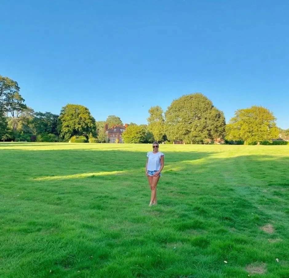 特里网上晒四千万超级豪宅，马场、网球场和室外游泳池，一应俱全