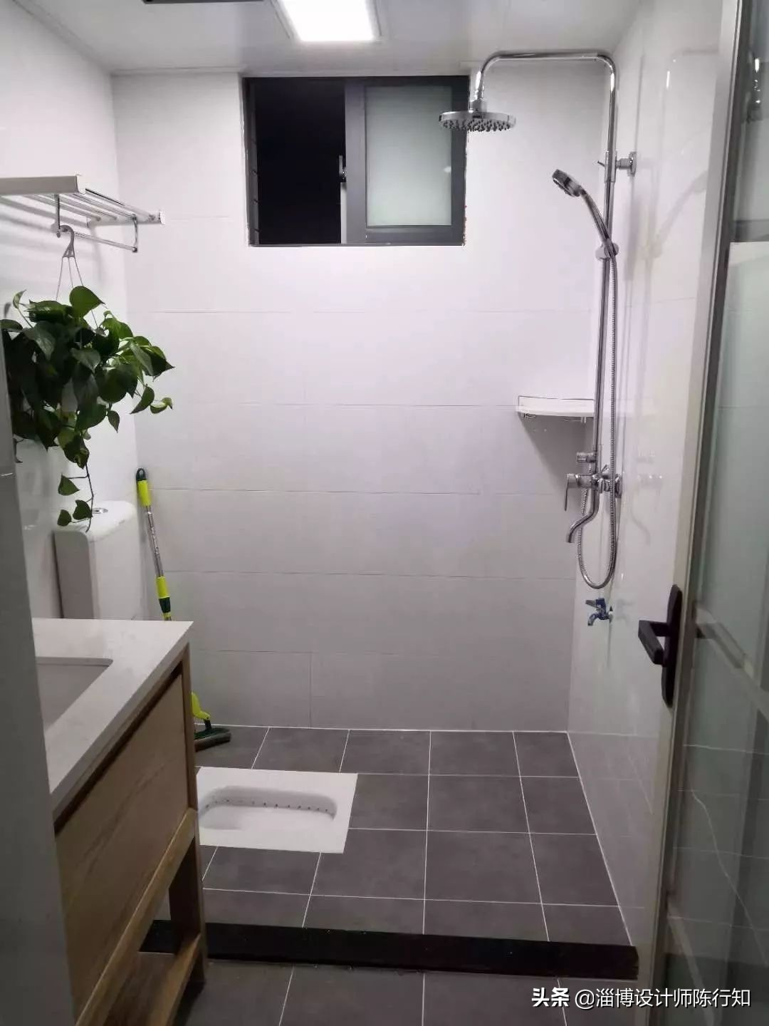 小卫生间装修技巧,小卫生间怎么装修放东西