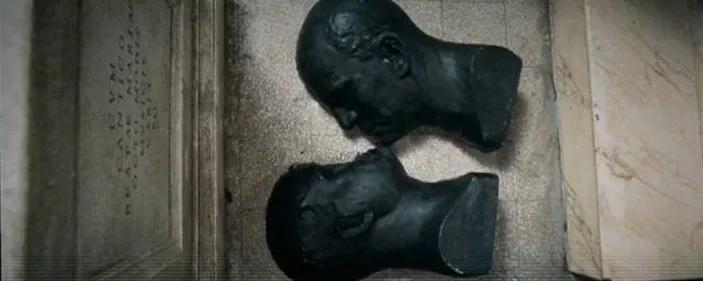 把它当情色片看就俗了