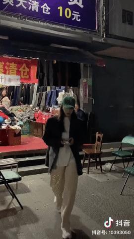菜市场衣服怎么火了,菜市场衣服便宜吗