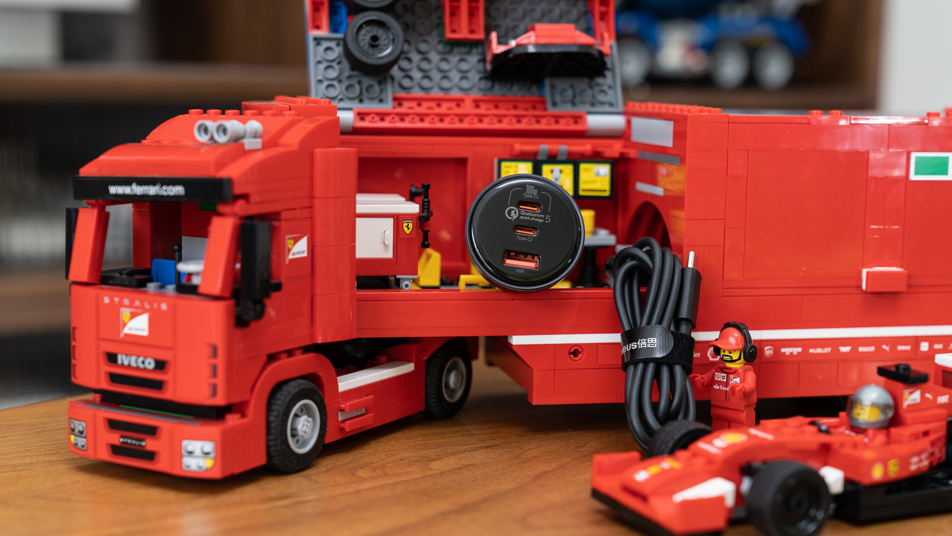 汽车人,出发!车生活补给利器,倍思160WQC5认证车载充电器分享