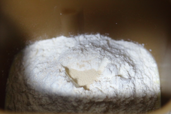 面包机一键做吐司面包做法,面包机一键自制松软面包