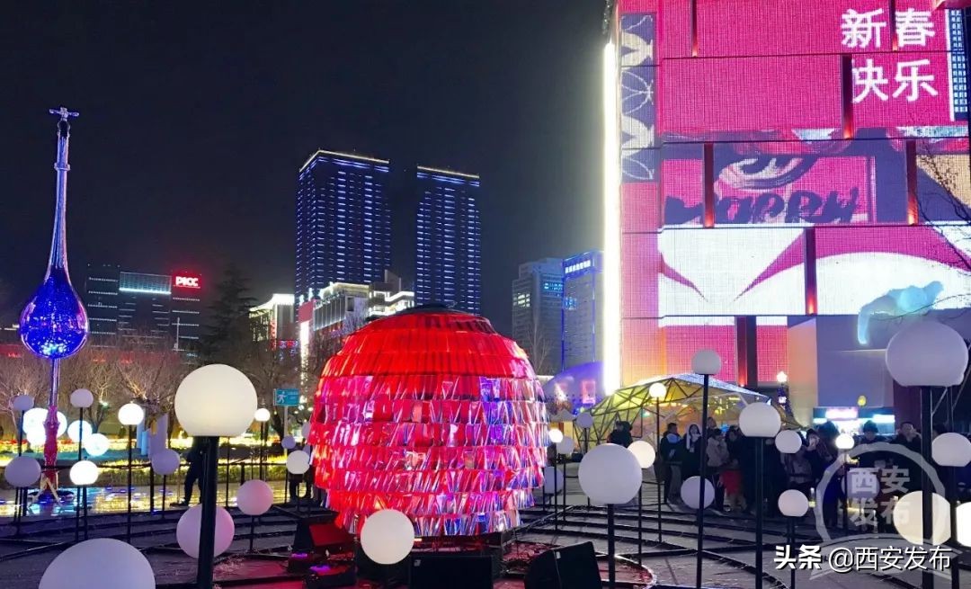 灯光秀宛如一场梦幻的光影盛宴,国际灯光节展示