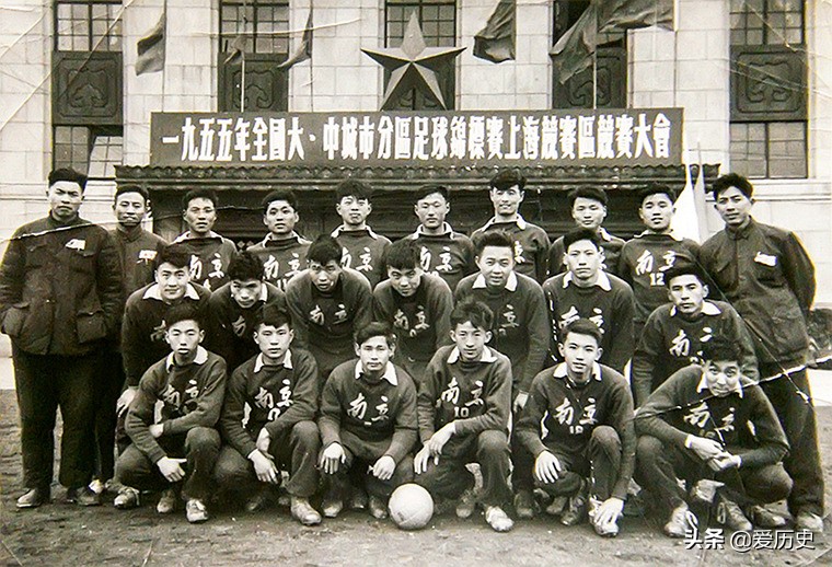 建国初期的“跨界男神”集学霸、体育明星于一身后成一代大家