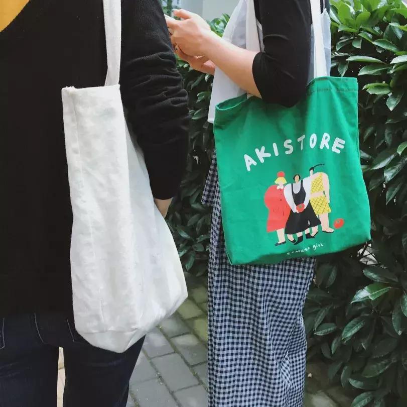 谁，夏天没有七八九十个帆布包？