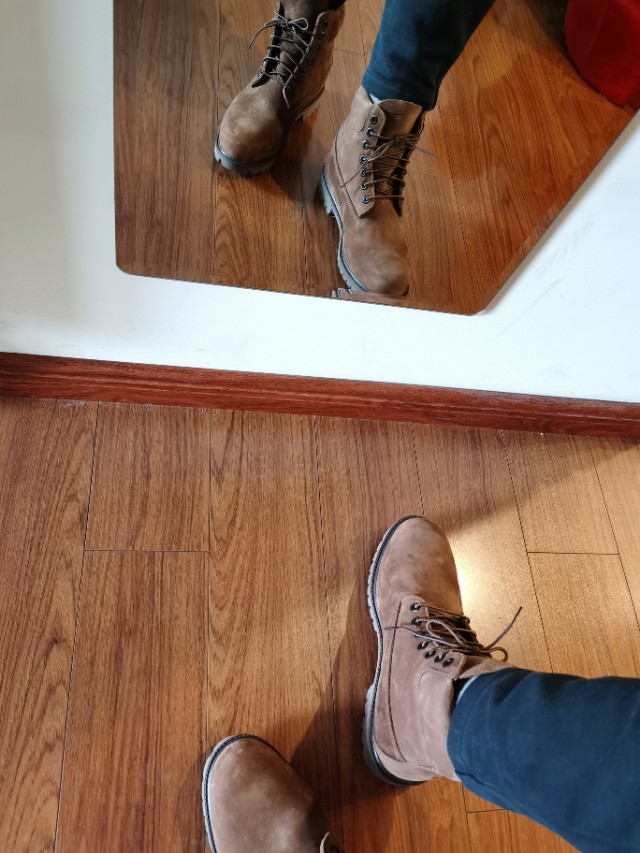 踢不烂大黄靴磨脚踝,踢不烂马丁靴磨脚吗