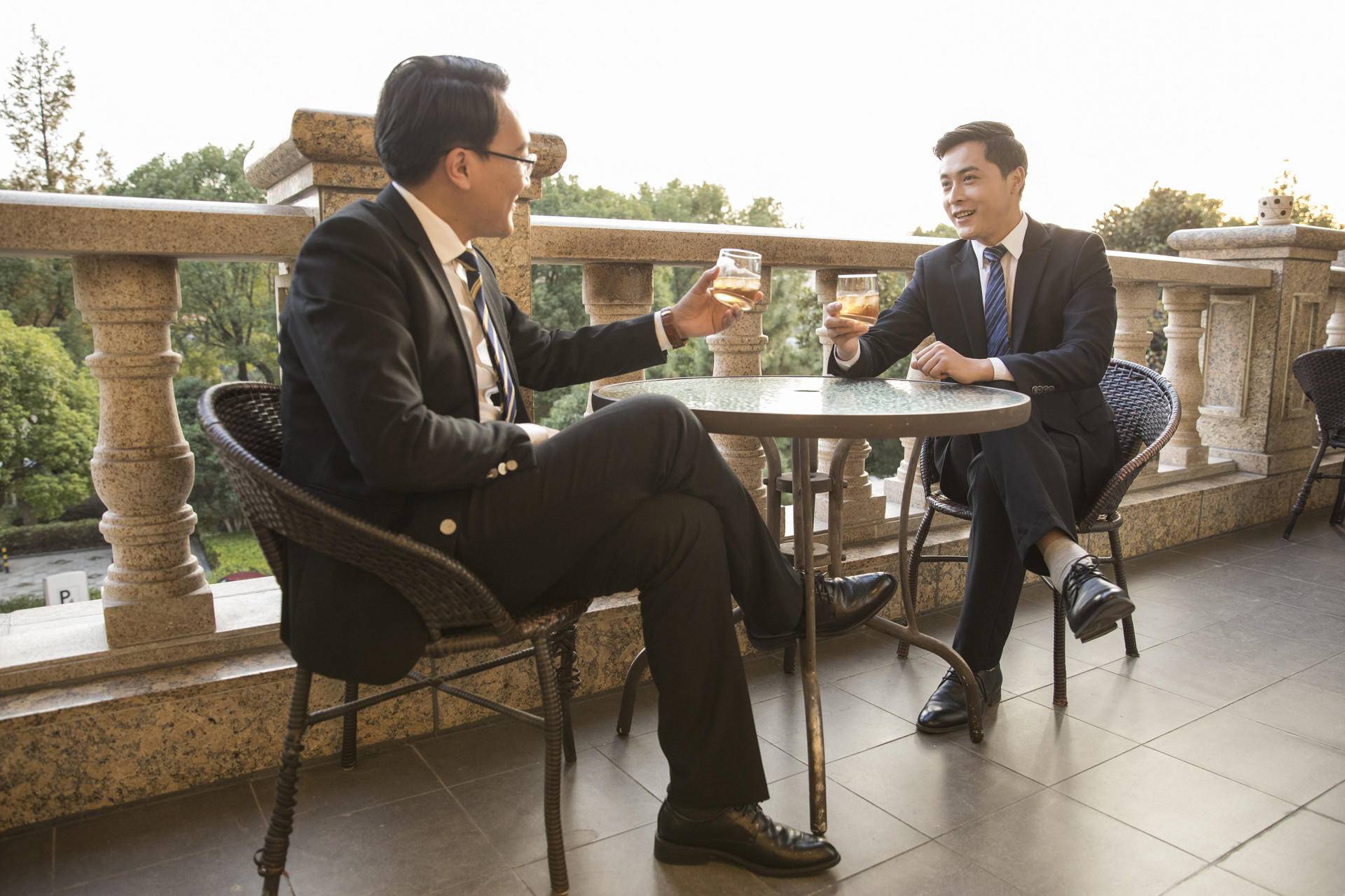 不会说话容易尬聊怎么办,不会说话容易尴尬怎么办