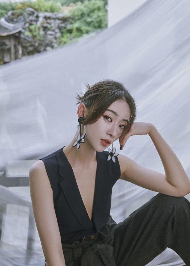 吴谨言瘦脱相,吴谨言怎么那么瘦