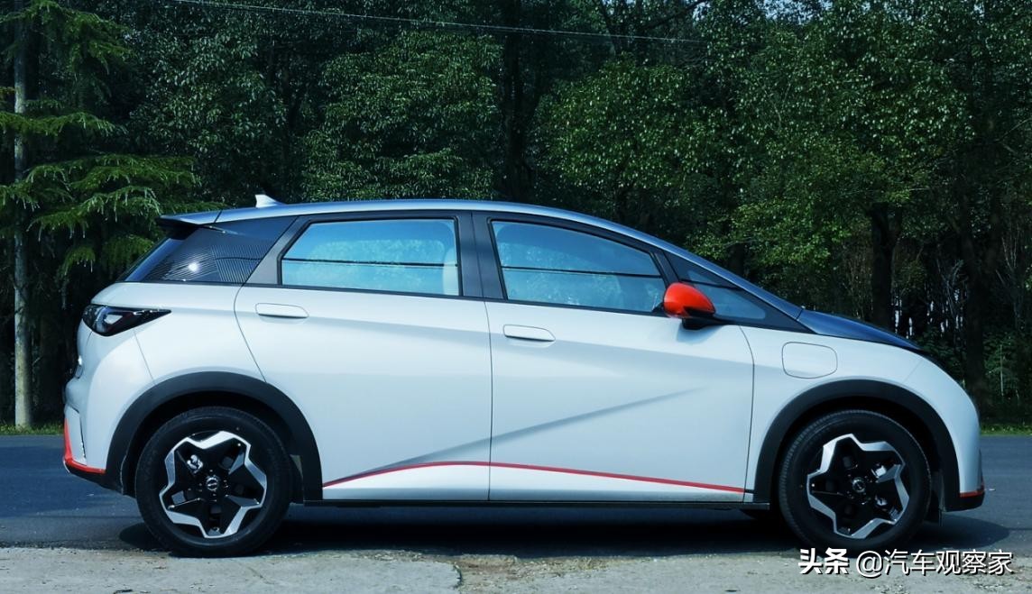 试驾比亚迪海豚50万纪念版pro,十万级纯电新选择试驾比亚迪海豚