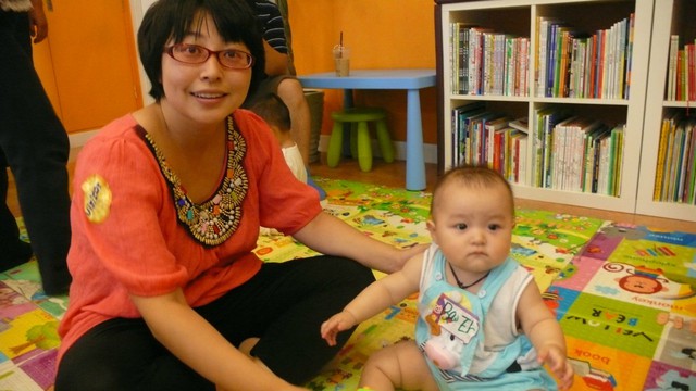 北京妈妈：交上万块钱，我家孩子在早教机构听八国语言、摸鸭子