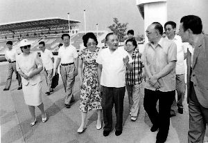 *小平邓**是个体育迷：夸刘国梁是好苗子，赛事紧张时也会“不淡定”