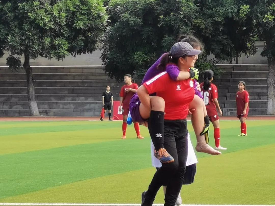 女足精神校园足球赛,校园足球初中女足比赛