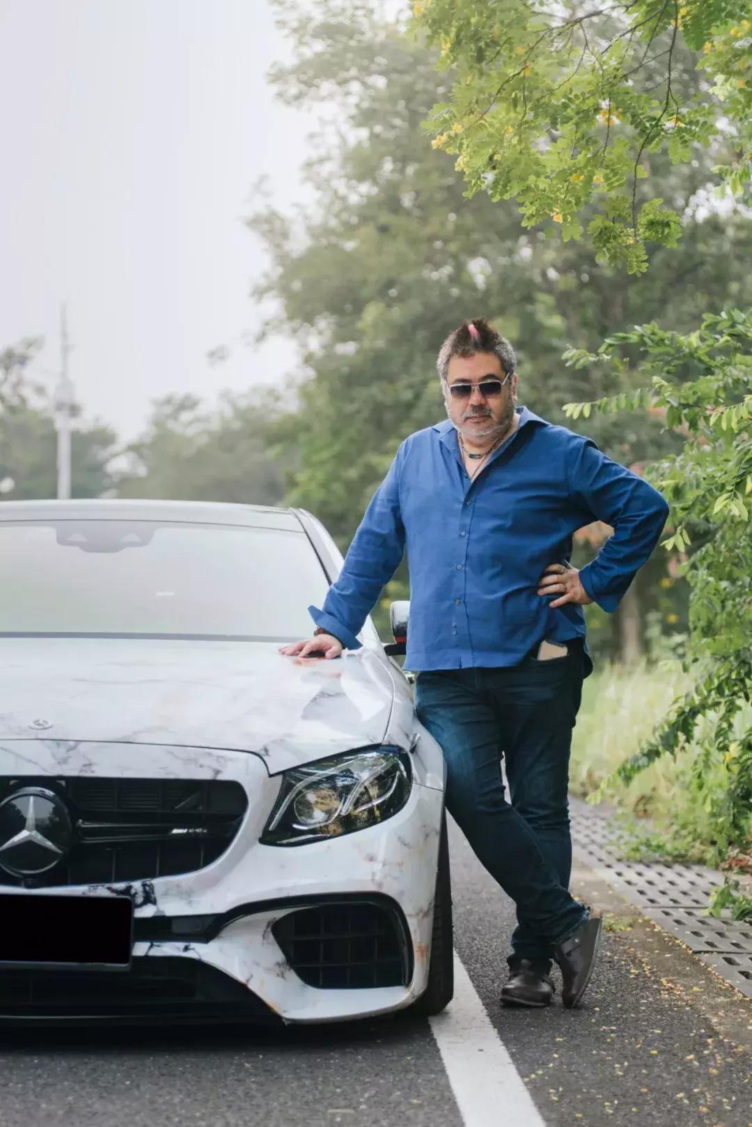 奔驰e300老款改成迈巴赫,奔驰e300老款升级改装新款奔驰s