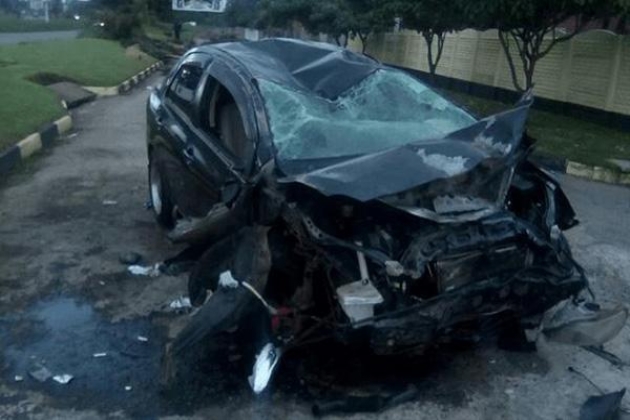 杞︾ジ鎴偄灏戝勾鑷己涓嶆伅,杞︾ジ楂樹綅鎴偄鍔卞織浜虹墿