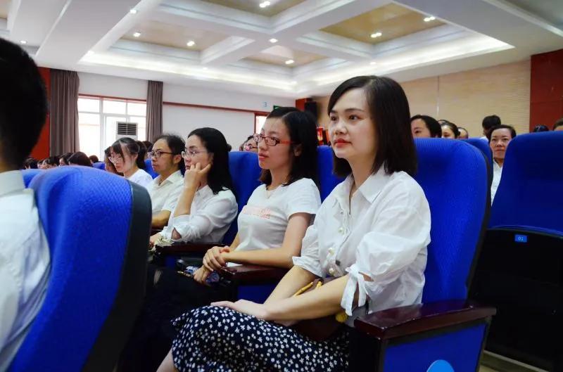 防控疫情决胜中考校长讲话,疫情防控高三年级考试