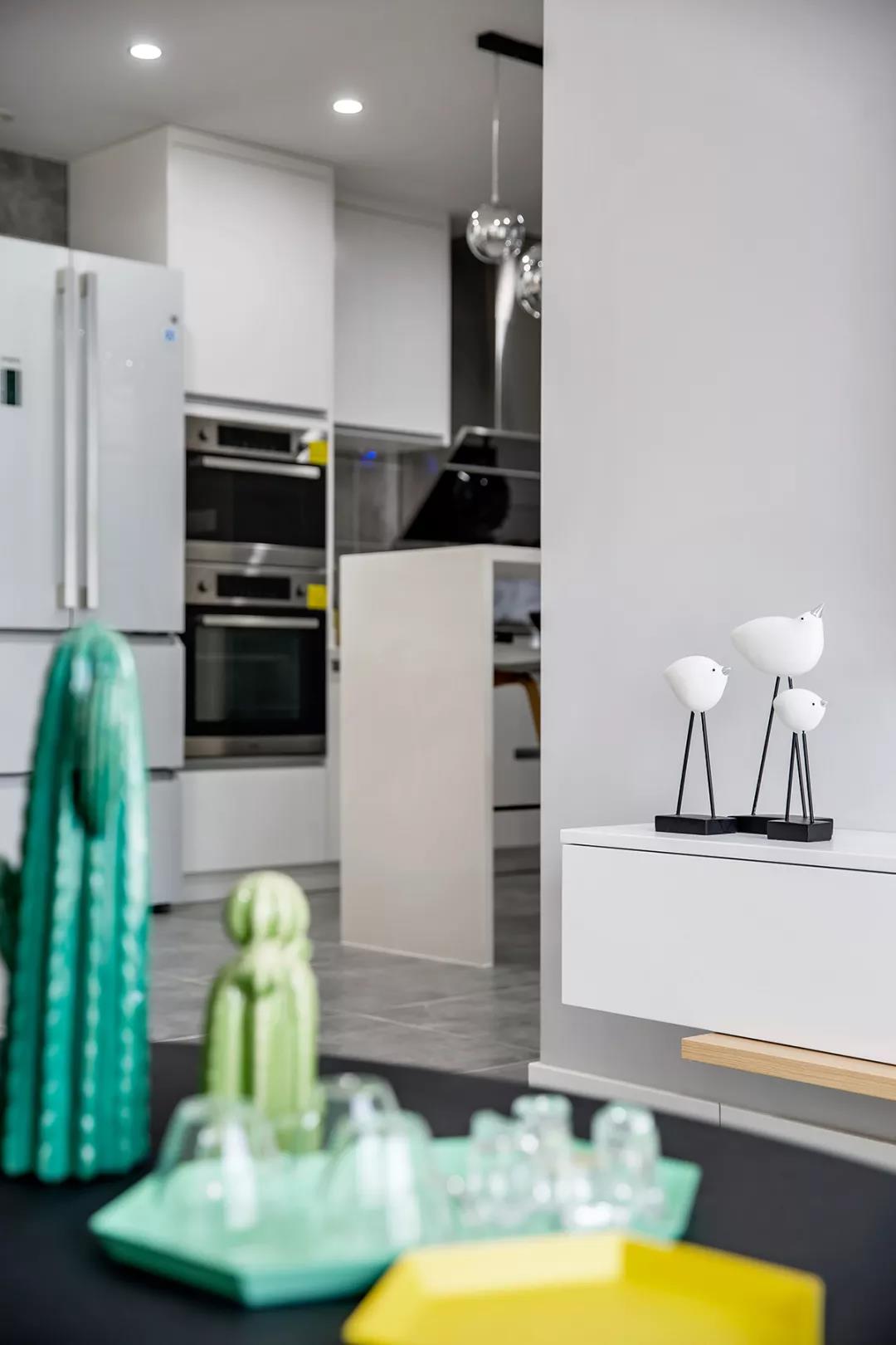 2米6墙面悬空电视柜怎么做,客厅85寸电视柜做多高