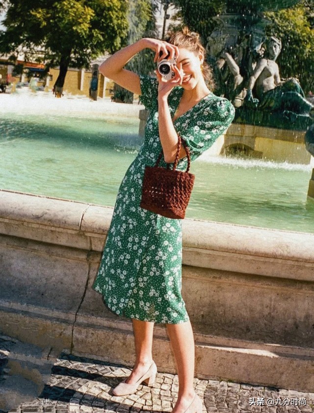 别穿碎花裙不高级,碎花裙要怎么穿才不土气