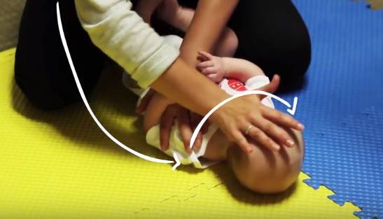 纠正宝宝斜颈最好的办法,宝宝斜颈要做什么操可以缓解