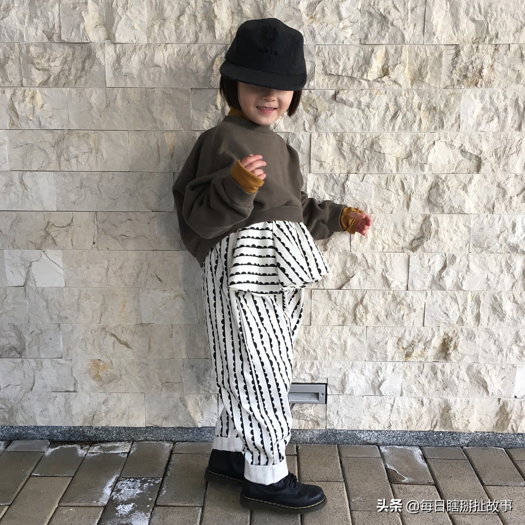 日系的童话少女，童装的盐系，大地色系的时尚打开方式