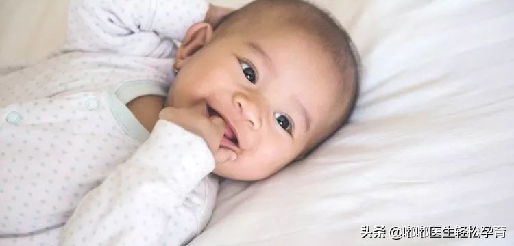 宝宝爱吃手会导致细菌感染吗,宝宝爱吃手要如何纠正