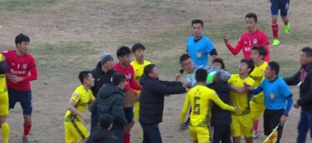 中甲赛场大规模冲突,中甲连续爆发2场大规模冲突