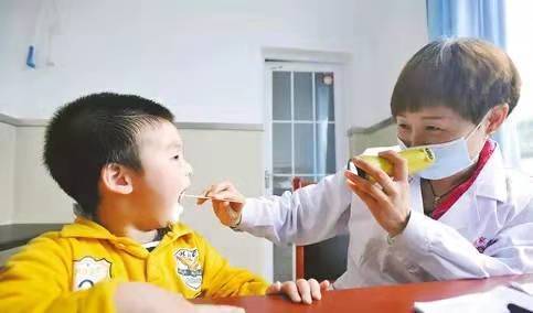 五岁小孩牙齿黑了怎么回事,3岁孩子牙齿突然变黑了怎么回事