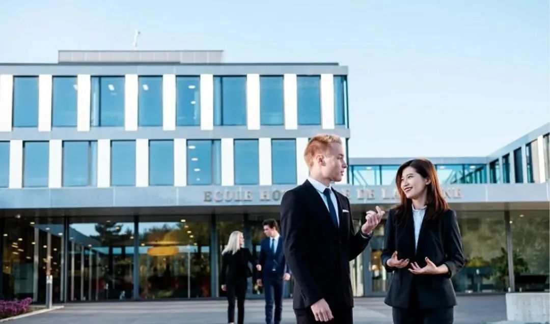 比王菲女儿更贵族的瑞士学校,王菲在瑞士的寄宿学校