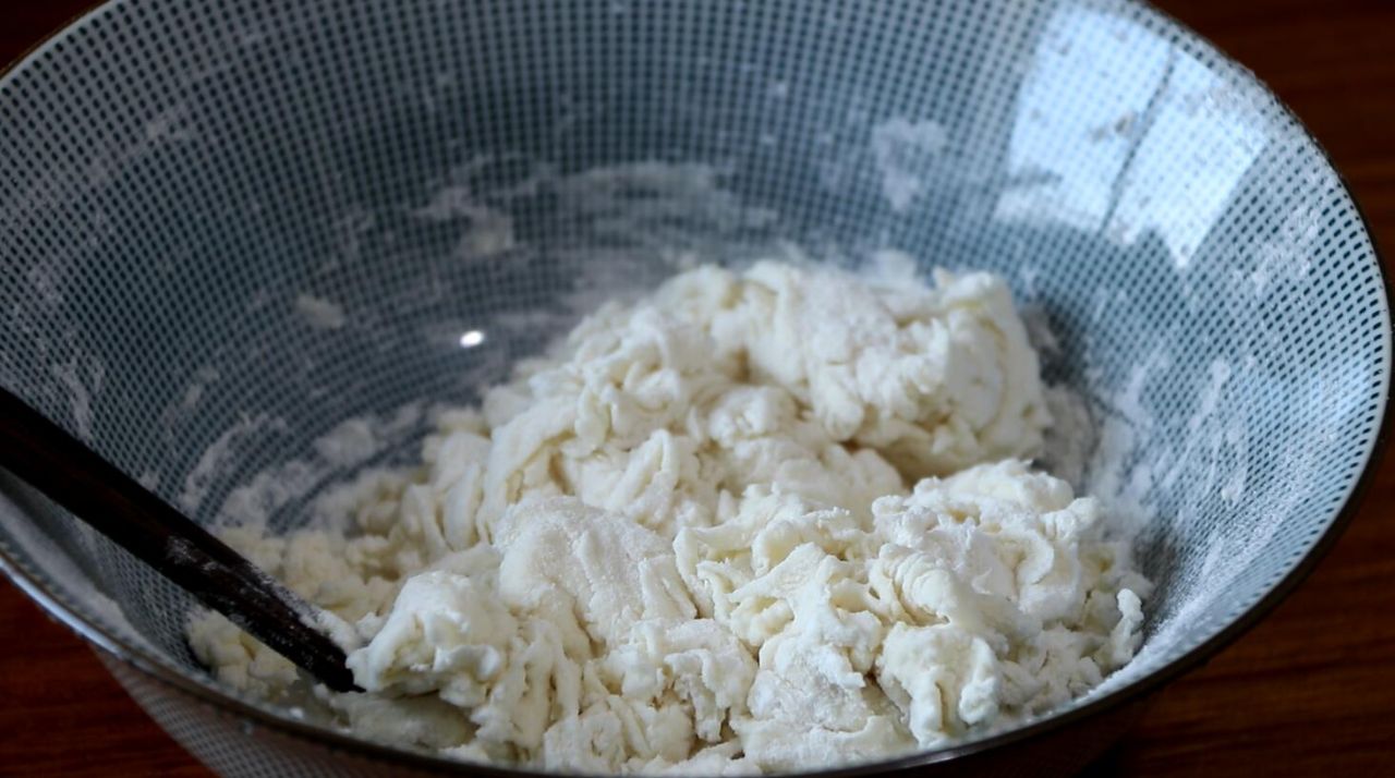 松软韭菜鸡蛋饼的做法,特色韭菜鸡蛋饼的做法