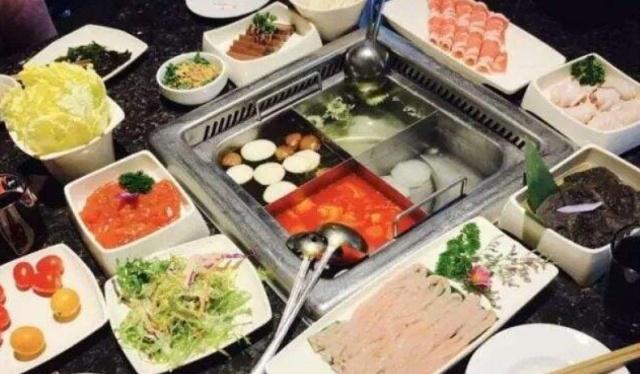 海底捞吃东西是味道还是服务,海底捞吃的是服务吃的是情怀